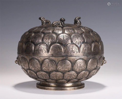 A CHINESE SILVER THREE-RAMS CIRCULAR BOX AND COVER