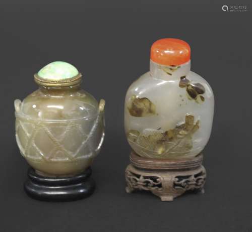 CHINESE SNUFF BOTTLE a late 19thc carved agate snuff bottle,...