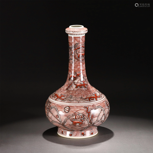 A CHINESE UNDERGLAZE RED PORCELAIN VASE