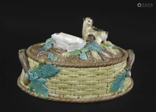 BROWN-WESTHEAD MOORE & CO - MAJOLICA GAME PIE DISH the lid m...