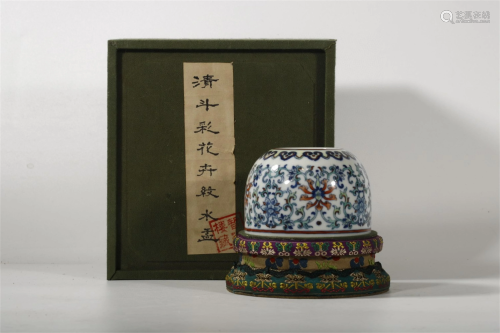 A Chinese Dou-Cai Porcelain Water Pot