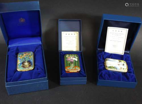 HALCYON DAYS ENAMEL BOXES - ARTISTS 4 enamel boxes including...