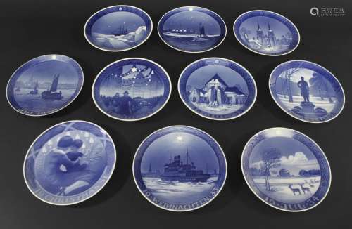 ROYAL COPENHAGEN CHRISTMAS PLATES - 1930'S a collection of R...