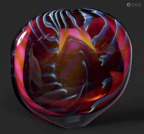 PETER LAYTON - LARGE CONTEMPORARY GLASS VASE a large glass v...