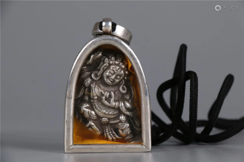 A SILVER NICHE BOX PENDANT