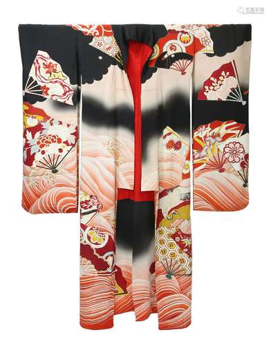 Japanese silk Kimono printed with stylised motifs of fans, C...