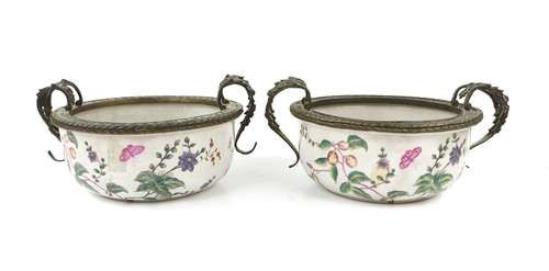 Pair of 20th century Chinese bowls decorated with flowers, f...