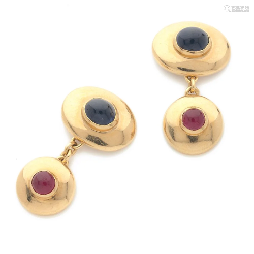 PAIRE DE BOUTONS DE MANCHETTE RUBIS SAPHIRS A ruby,