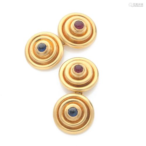 PAIRE DE BOUTONS DE MANCHETTE RONDS A ruby, sapphire