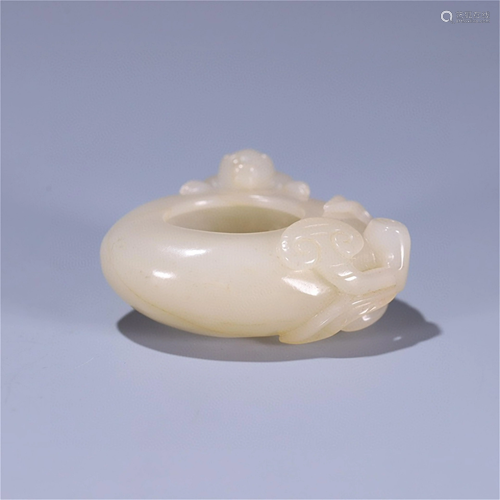 A Carved Jade Peach Shaped Water Pot