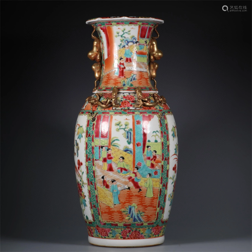 A Decorative Porcelain Figure Patterned Vase