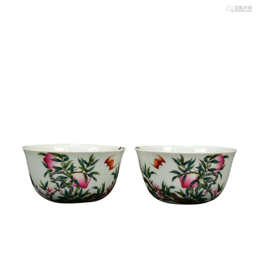 FAMILLE-ROSE 'BAT AND PEACH' CUP
