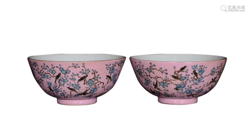 PAIR OF FAMILLE-ROSE 'MAGPIE AND PRUNUS' BOWLS