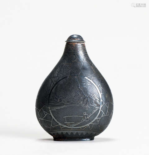 清代（1644～1911） 银制开光山水茅屋纹鼻烟壶