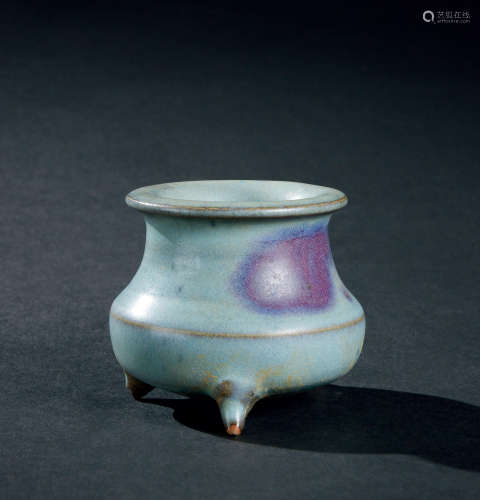 元代（1279～1368） 钧窑红斑三足小香炉
