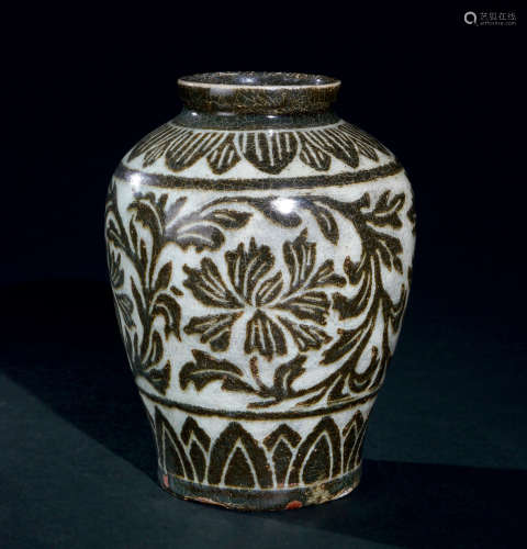 宋代（960～1279） 磁州窑花卉纹壶