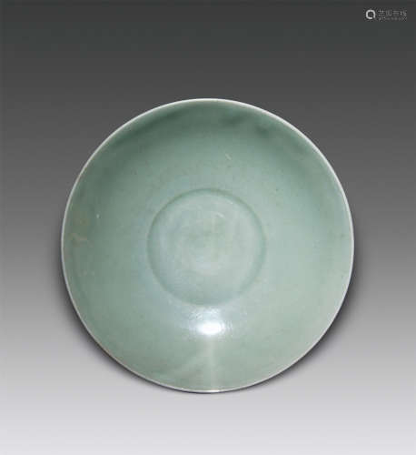 宋代（960～1279） 青瓷莲瓣纹平碗