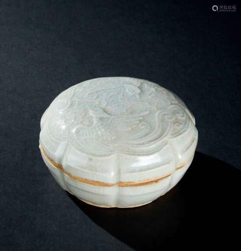 宋代（960～1279） 影青双凤纹花口盖盒