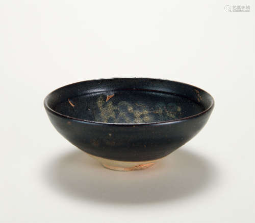 宋代（960～1279） 吉州窑酱釉月影梅花纹盏
