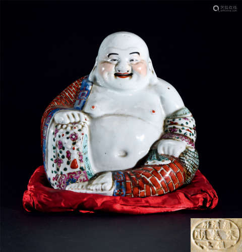 朱义顺造 清代（1644～1911） 粉彩弥勒座像