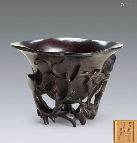 明代（1368～1644） 紫檀镂雕兰花杯