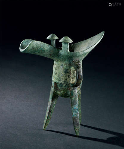 商代（约B.C.1600～1100） 青铜兽面纹爵杯