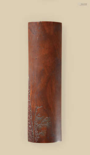 清代（1644～1911） 黄花梨刻松树纹臂搁