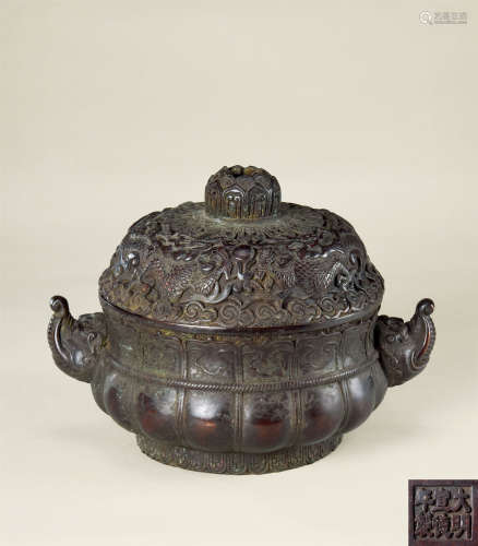 明代（1368～1644） 铜龙纹双兽耳莲瓣纹香炉