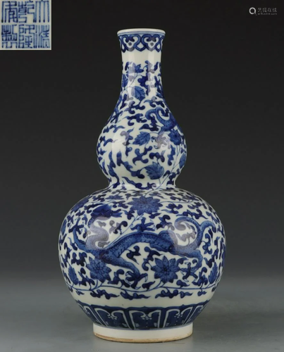 QIANLONG MARK BLUE&WHITE GLAZE GROUD VASE