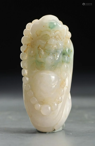 JADEITE BUDDHA PATTERN PENDANT