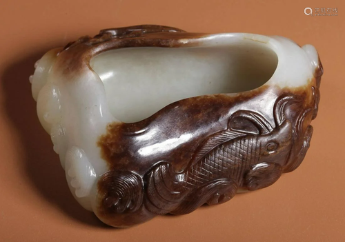 HETIAN JADE FISH PATTERN BRUSH WASHER