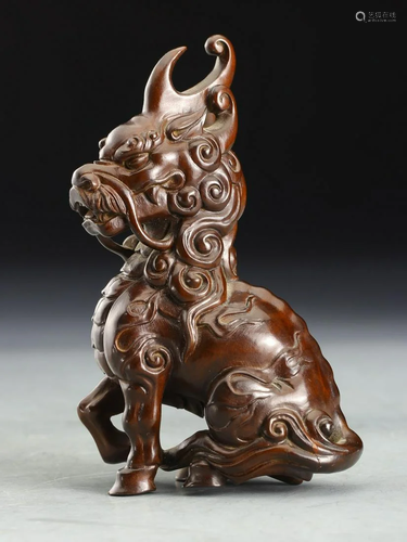 HUANGYANG WOOD KIRIN BEAST PENDANT