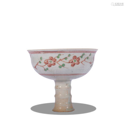 A Guang cai 'floral' stem cup