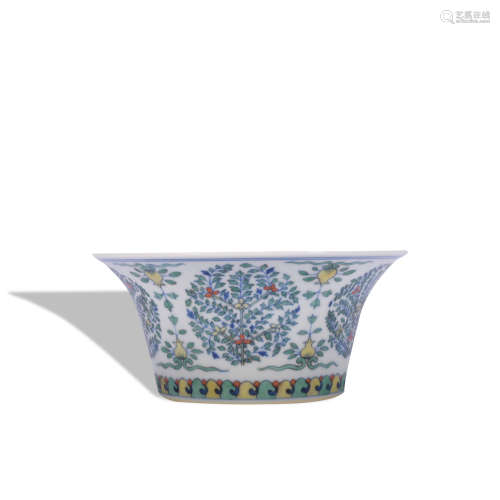 A Dou cai 'floral' bowl