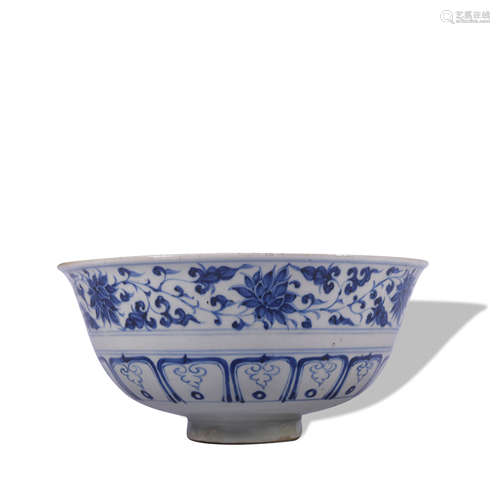 A blue and white 'floral' bowl