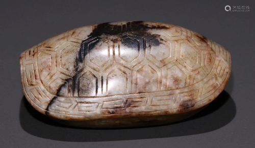 HETIAN JADE TURTLE SHELL PENDANT