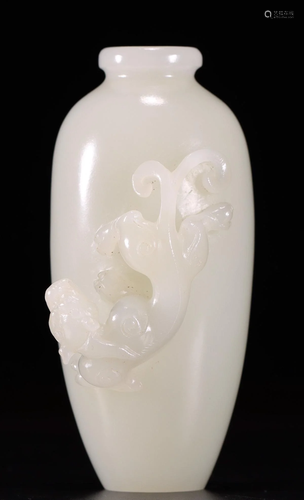 HETIAN JADE DRAGON PATTERN MEI VASE