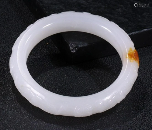 HETIAN JADE AUSPICIOUS PATTERN BANGLE