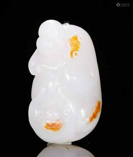 HETIAN JADE MONKEY PATTERN PENDANT