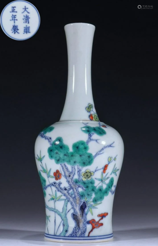 YONGZHENG MARK DOUCAI GLAZE FLOWER PATTERN VASE