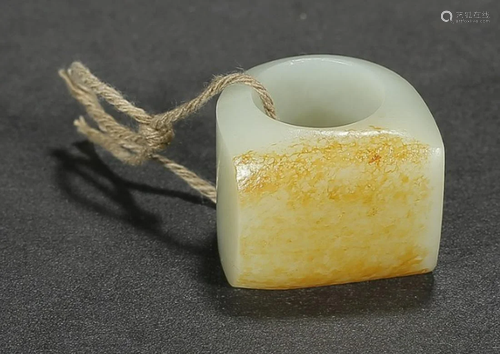 HETIAN JADE THUMB RING