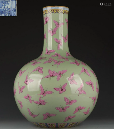 QIANLONG MARK FAMILLE ROSE BUTTERFLY PATTERN TIANQIU