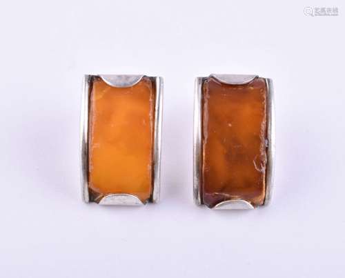 Paar Bernstein Ohrstecker | Pair of amber earrings