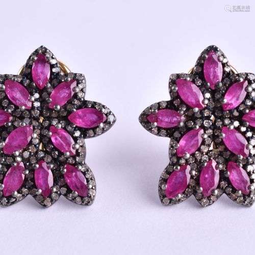 Paar Russische Rubinohrringe | Pair of Russian ruby earrings