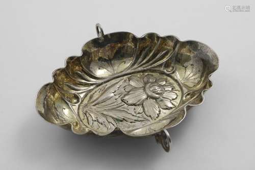 A LATE 17TH CENTURY CONTINENTAL SILVERGILT SWEETMEAT DISH of...