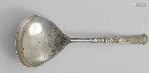 AN EARLY 17TH CENTURY NORWEGIAN SPOON with engraved decorati...