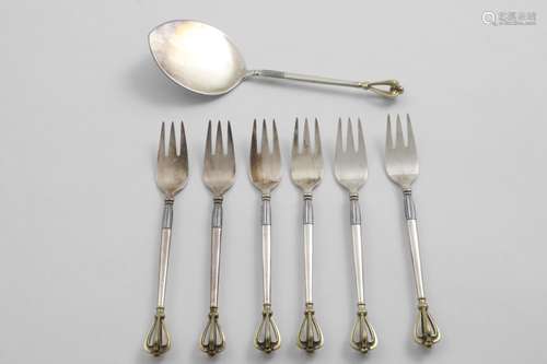 A 20TH CENTURY DANISH SET OF SIX CAKE FORKS & MATCHING SLICE...