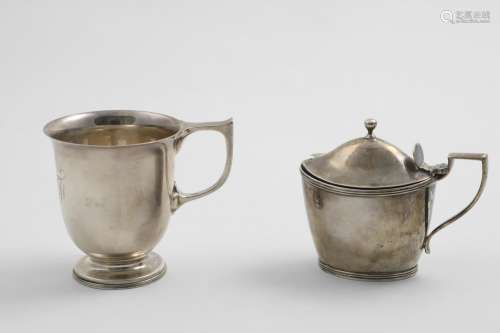 A GEORGE III OVAL MUSTARD POT with reed borders, a domed cov...