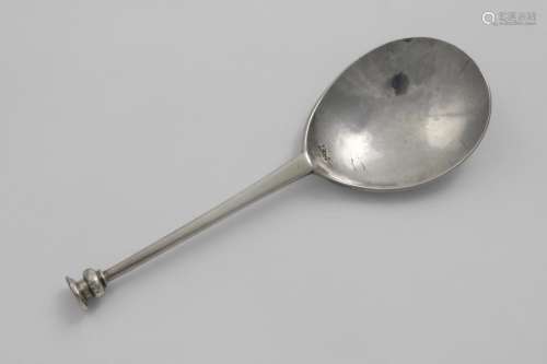 A LATE 16TH CENTURY SEAL TOP SPOON with a short stem and a s...