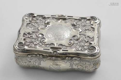 A LARGE EARLY VICTORIAN PRESENTATION SNUFF BOX of rectangula...